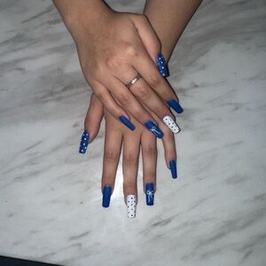 Blue and White Polka Dot Nail Art